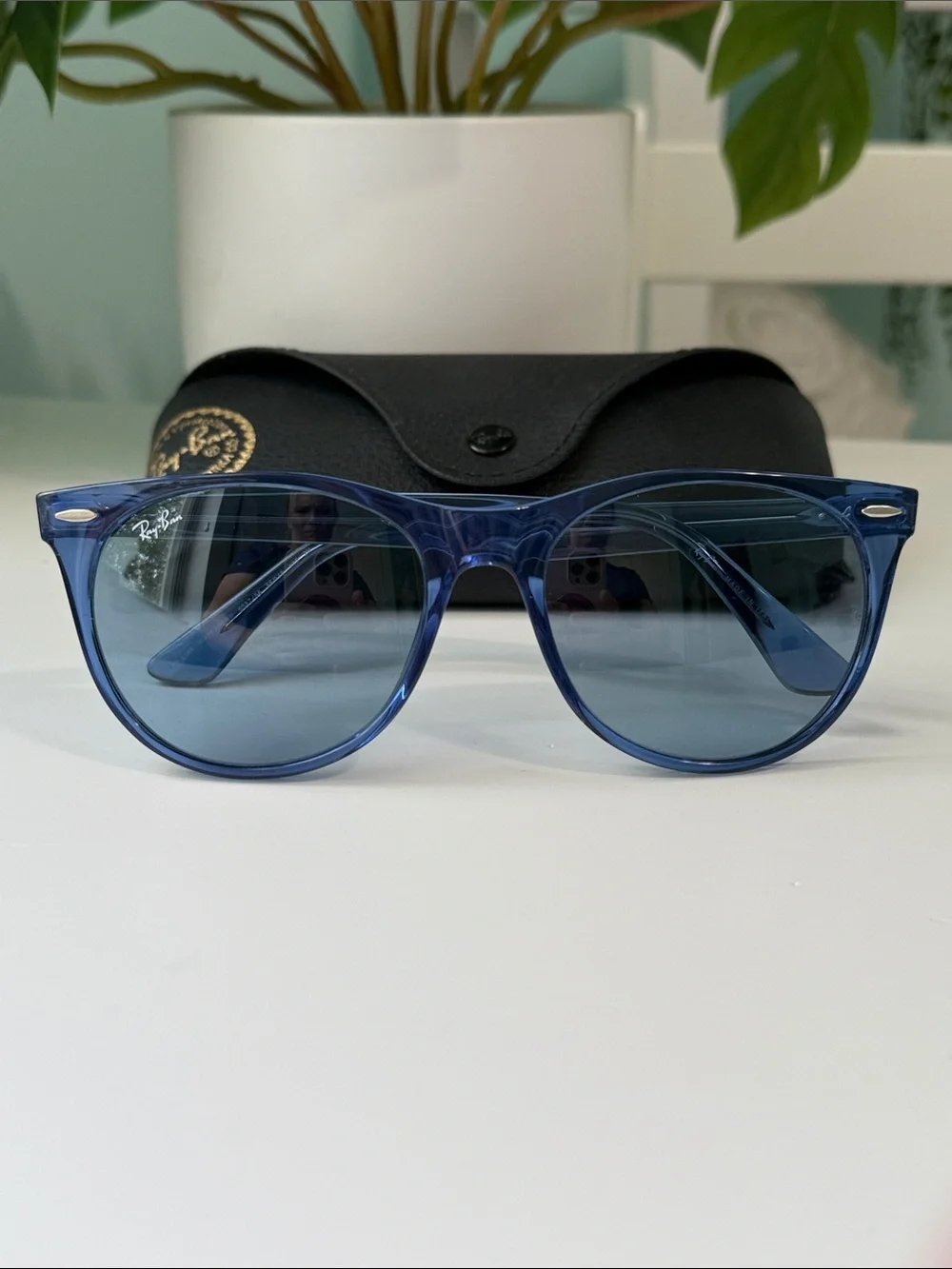 Ray-Ban Men’s/Women’s Blue Transparent Frame Sunglasses